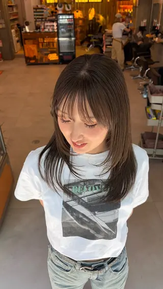 ロング sara ブリーチカラーのヘアスタイル