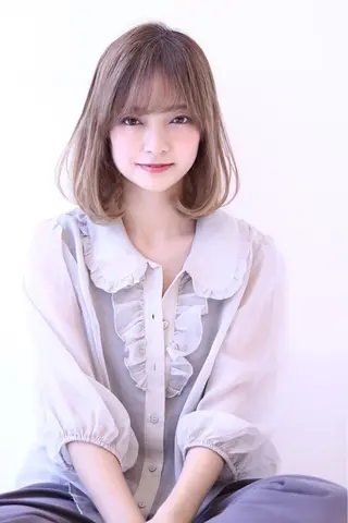 ミディアム 傷ませにくいブリーチ 浦野優希のヘアスタイル