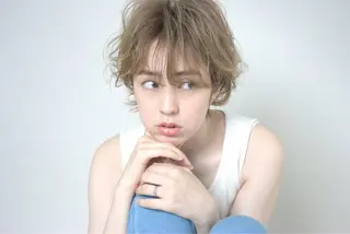 ショート 羽エクステ🪽 🤍まき🤍のヘアスタイル