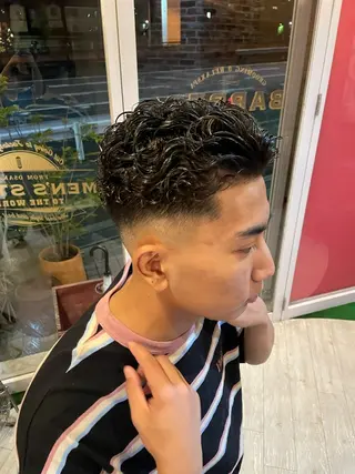ショート クボタ マコトのヘアスタイル