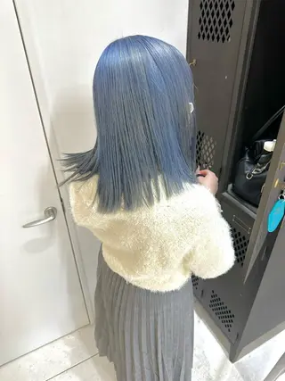 ミディアム カラー kai .のヘアスタイル