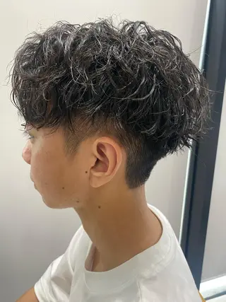 ミディアム パーマ メンズ 似合う髪型見つけます AYAKAのヘアスタイル