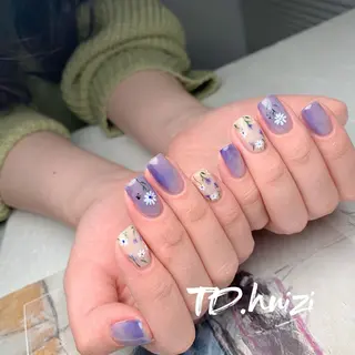 ミディアム めぐみのネイルサロン スタッフ練習のネイルデザイン