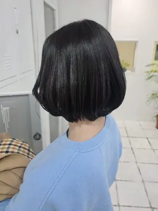 ミディアム toiro ちだしえりのヘアスタイル