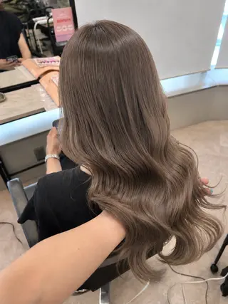 ロング 艶髪特化矯正カット ✨️MOMOEのヘアスタイル