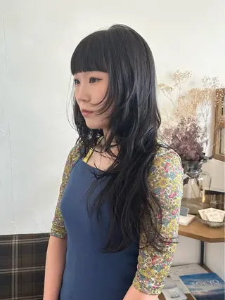 ロング 水谷 優華のヘアスタイル