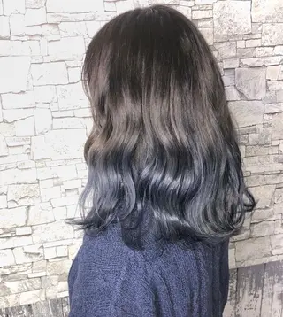 セミロング 🪄🫧ハイトーン/ 乙津茜🐰L'wisのヘアスタイル
