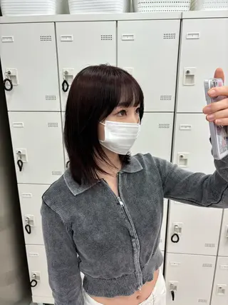 ミディアム カラー 抜け感レイヤー︴ ニュアンスカラーのヘアスタイル