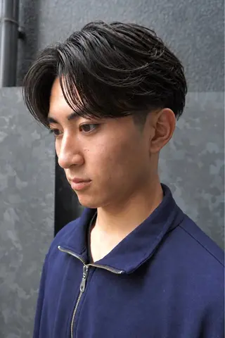 パーマ メンズ 梅田/センターパート 山下学偉のヘアスタイル