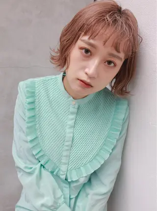 ショート カラー wakana/ 柔らかベージュカラーのヘアスタイル