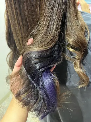 ロング カラー 山下 茜のヘアスタイル