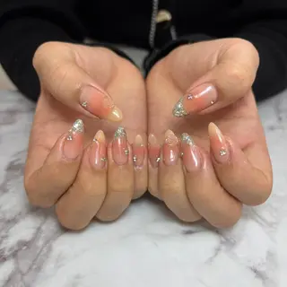 salon UNE LMA見習いスタッフのネイルデザイン