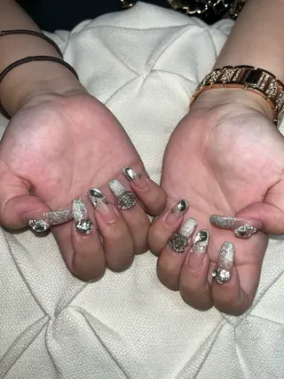 ネイル nail.salon .Reversalのネイルデザイン