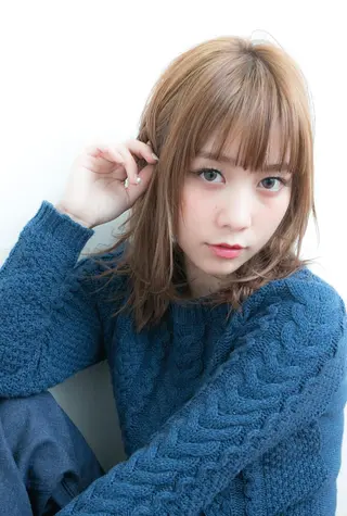 ミディアム 浅香 美加のヘアスタイル