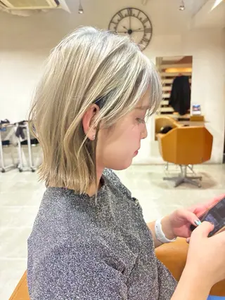カラー 吉田 輝のヘアスタイル