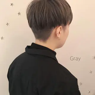 ショート カラー 市川 千夏のヘアスタイル