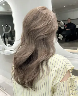 ロング カラー saho😶️️꙳⟡ ミルクティーベージュのヘアスタイル