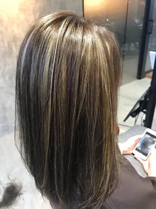 セミロング カラー 髪質改善🩶 美髪矯正オガタのヘアスタイル