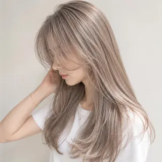 ロング カラー SOURCE枚方🫧 透明感カラー/ケアのヘアスタイル