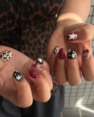 ネイル 🪐富島彩夏 /海外nail🪐のネイルデザイン