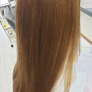 カラー ロング Re.felice (リ フェリーチェ)のヘアスタイル