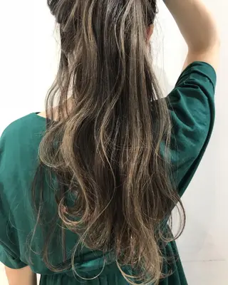 ロング カラー ヘアアレンジ 【公式】amble luxe池袋東口🩷のヘアスタイル