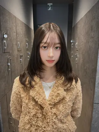 ロング 前嶋 愛友のヘアスタイル