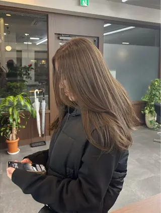 ロング カラー 大野 桃果のヘアスタイル