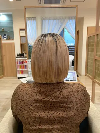 ショート être 加藤 悠花のヘアスタイル