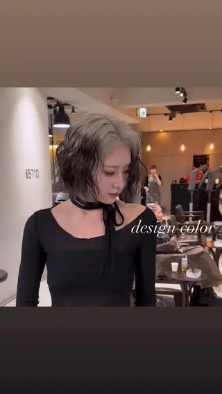 ミディアム カラー 💜ハイトーン💛 マジカルかいちゃんのヘアスタイル