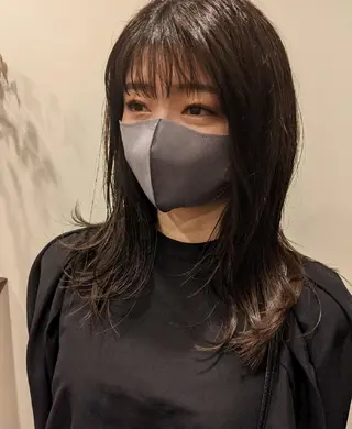 セミロング マエハラ ナナのヘアスタイル