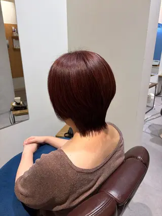 ショート カラー 荒井 茉凜のヘアスタイル