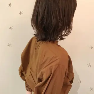 ミディアム 市川 千夏のヘアスタイル