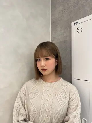 ミディアム カラー ブリーチなしベージュ レイヤーカットはるかのヘアスタイル