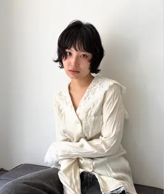 ショート パーマ サキ🤍ハイトーン 🪩レイヤーカットのヘアスタイル