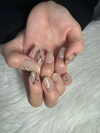 ネイル LAVISH 大和店 emi・:*+のネイルデザイン