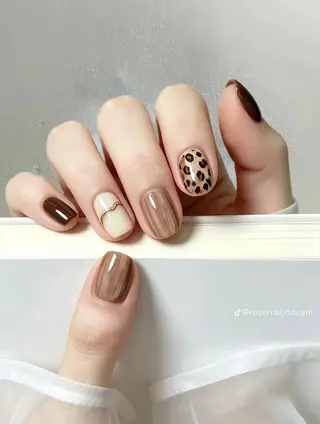ネイル Dyo Nail_Royalのネイルデザイン