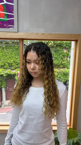 パーマ 水野 明羽のヘアスタイル