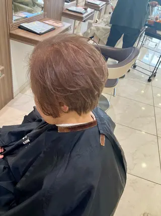 ショート カラー ☂️Ash 新杉田☂️山本のヘアスタイル