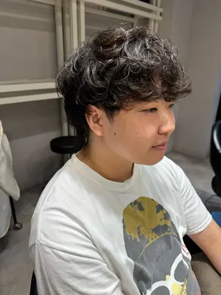 ミディアム パーマ メンズ 似合う髪型見つけます AYAKAのヘアスタイル