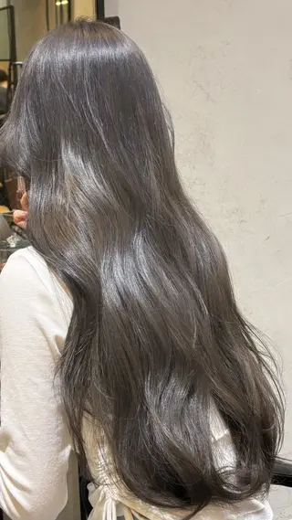 ロング カラー 🍓ブリーチカラー 🎀nene🍓のヘアスタイル