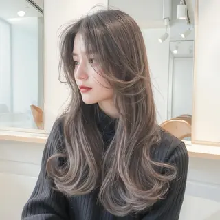 ロング 小山田 彩美のヘアスタイル