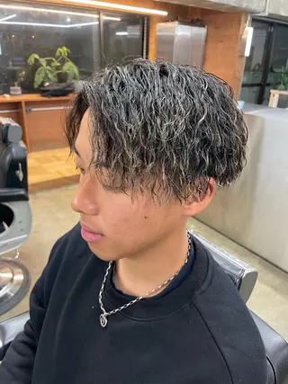 ショート カラー パーマ ヘアアレンジ メンズ 亀井隆汰/メンズ専門 パーマ/フェード可のヘアスタイル