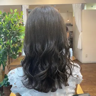 セミロング カラー 藤岡 由起のヘアスタイル
