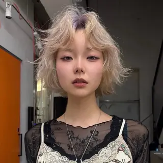 ミディアム カラー りゅうせい ハイトーンのヘアスタイル