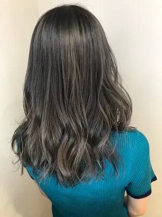 ロング カラー ウルフカット／吉村 桃子のヘアスタイル