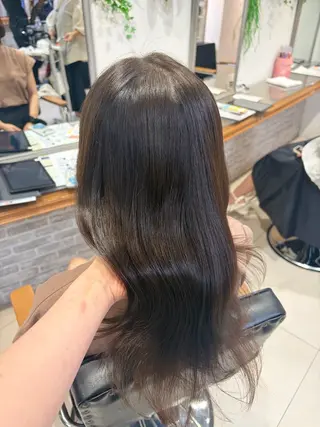 セミロング カラー 透明感カラー🎀/ 寒色カラー/マツエクのヘアスタイル