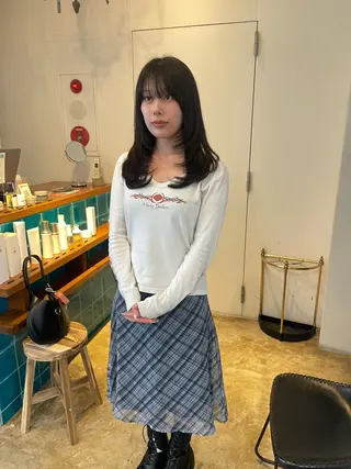 セミロング カラー MIOベージュカラー 柔らかいカラーのヘアスタイル