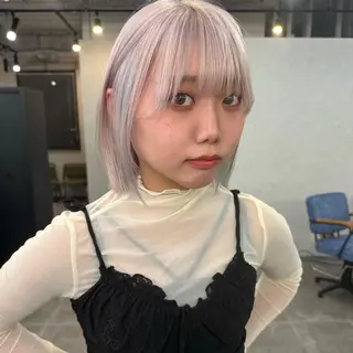 ミディアム カラー ハイトーン カラーのヘアスタイル