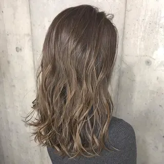 ミディアム カラー パーマ ヘアアレンジ メンズ キッズ ネイル マツエク・マツパ サロンドミルク 渋谷高比良のヘアスタイル